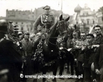 Wojsko polskie na czele z gen. Szeptyckim wkracza do Katowic, 22.06.1922.jpg