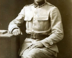 Jozef Lesniowski w mundurze wojskowym.jpg
