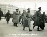 Kurt Daluege z wiencem w drodze do Grobu NN Zolnierza, 02.1938.jpg